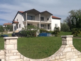 CROATIA (Umag) House with two unfinished apartments